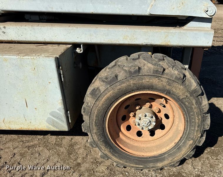 image for item DU3329 Skyjack 7027 scissor lift