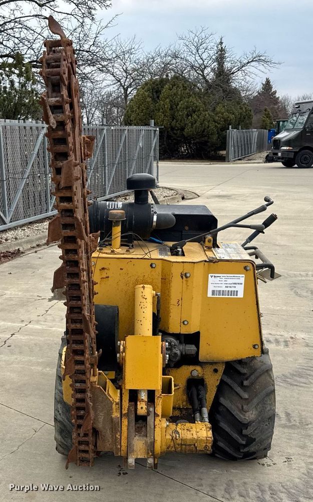 image for item DU3348 2006 Vermeer LM42 trencher