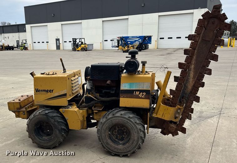 image for item DU3348 2006 Vermeer LM42 trencher