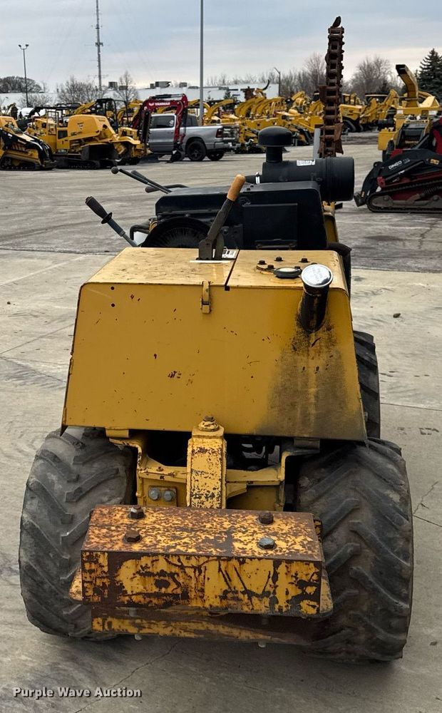 image for item DU3348 2006 Vermeer LM42 trencher