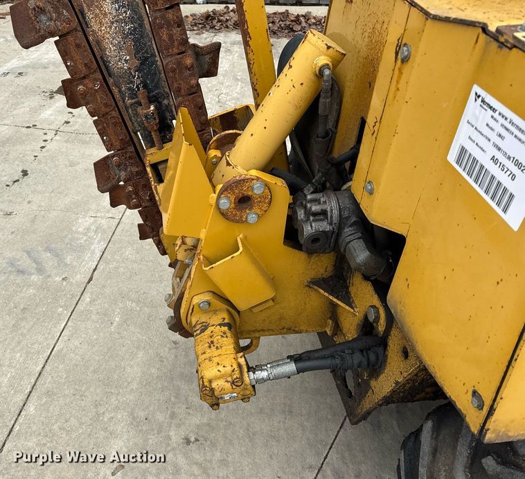 image for item DU3348 2006 Vermeer LM42 trencher
