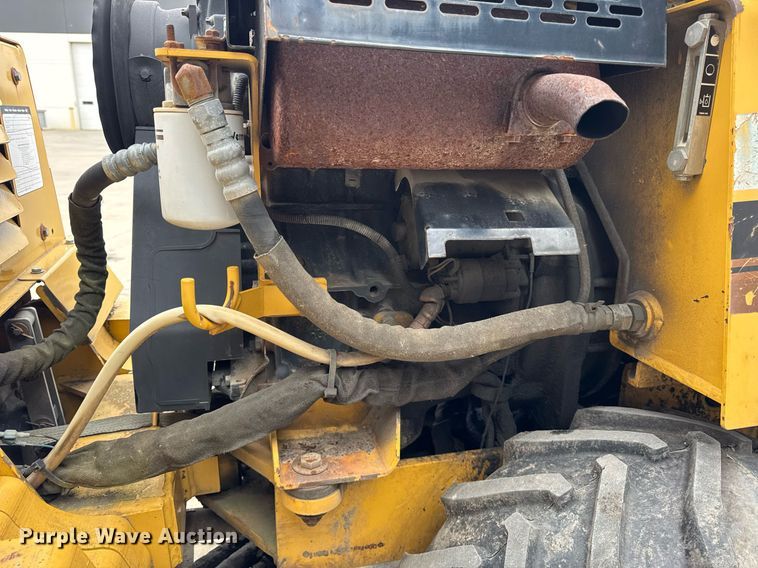 image for item DU3348 2006 Vermeer LM42 trencher