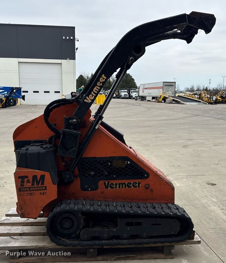 image for item DU3349 2012 Vermeer S650TX compact utility loader