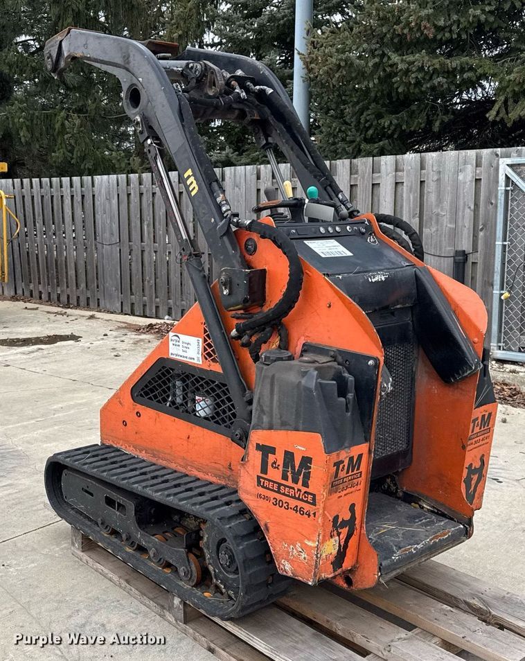 image for item DU3349 2012 Vermeer S650TX compact utility loader