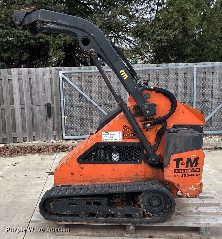 image for item DU3349 2012 Vermeer S650TX compact utility loader