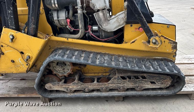 image for item DU3350 2017 Vermeer CTX100 compact utility loader