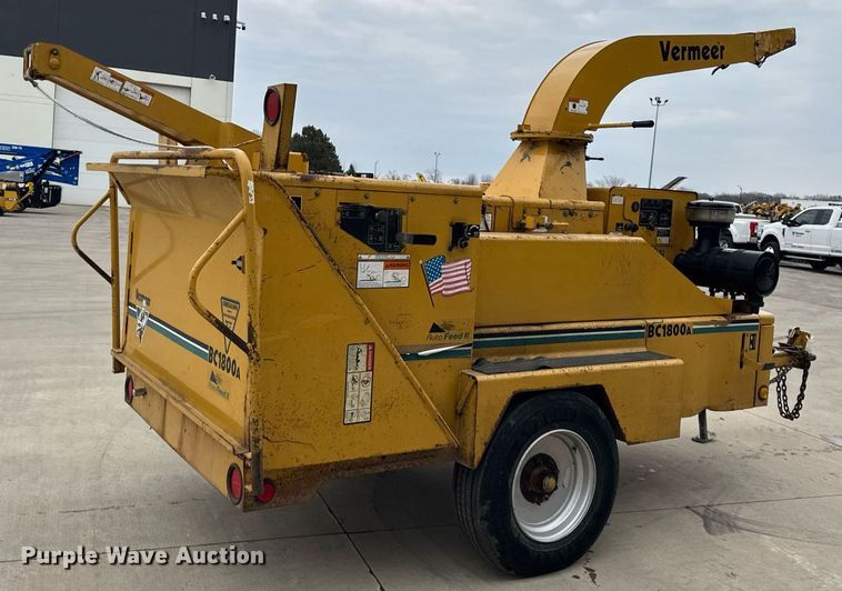 image for item DU3351 2001 Vermeer BC1800A wood chipper
