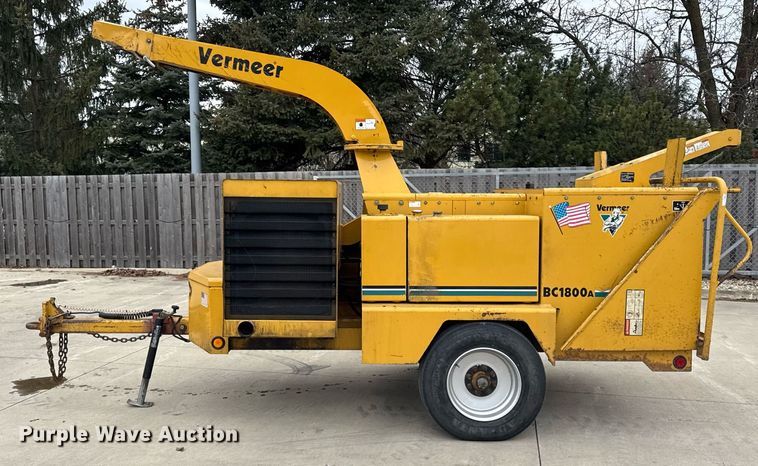 image for item DU3351 2001 Vermeer BC1800A wood chipper