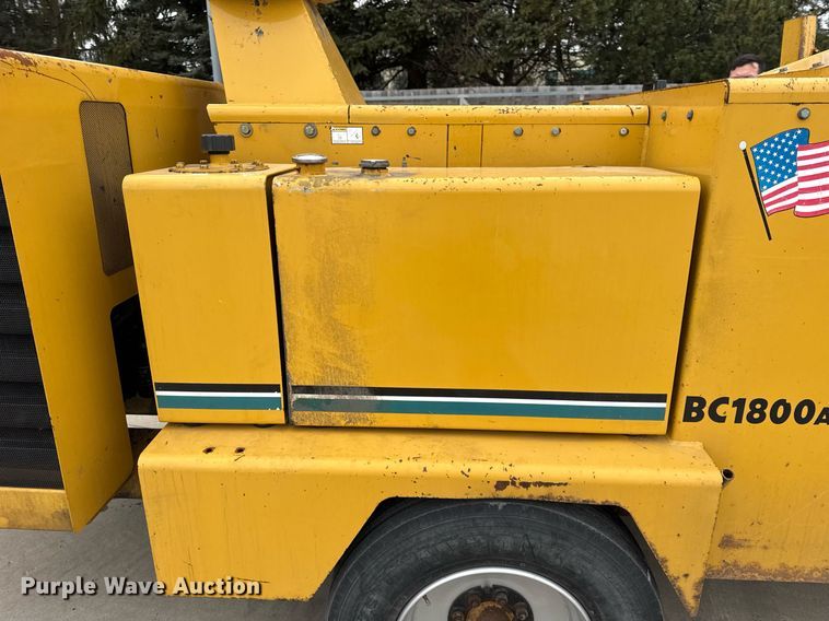 image for item DU3351 2001 Vermeer BC1800A wood chipper