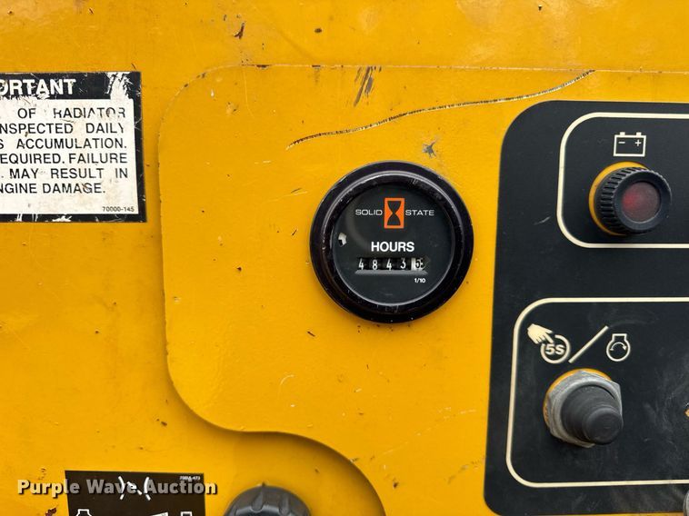 image for item DU3351 2001 Vermeer BC1800A wood chipper