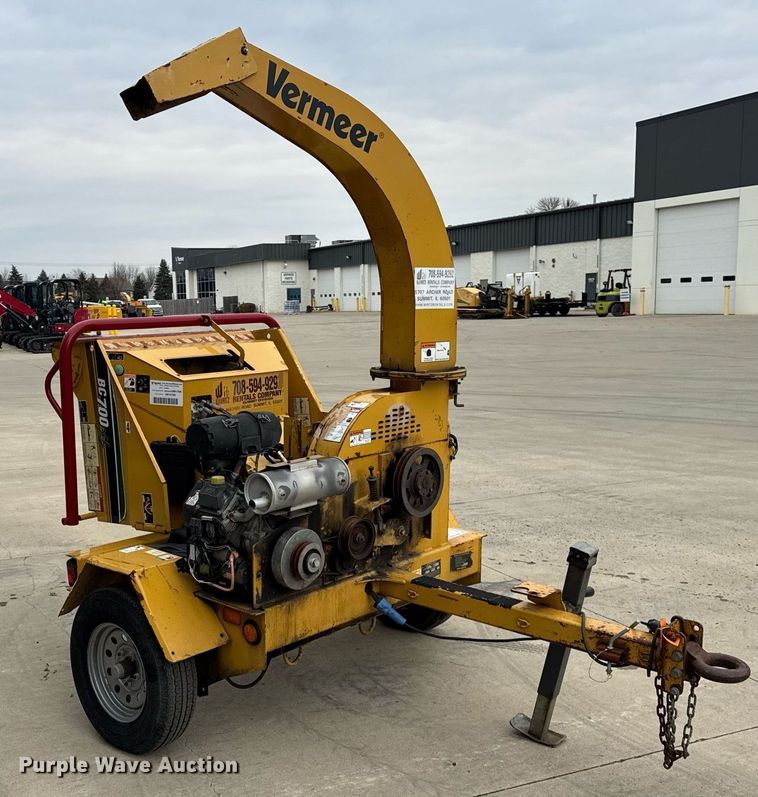 image for item DU3352 2017 Vermeer BC700XL wood chipper