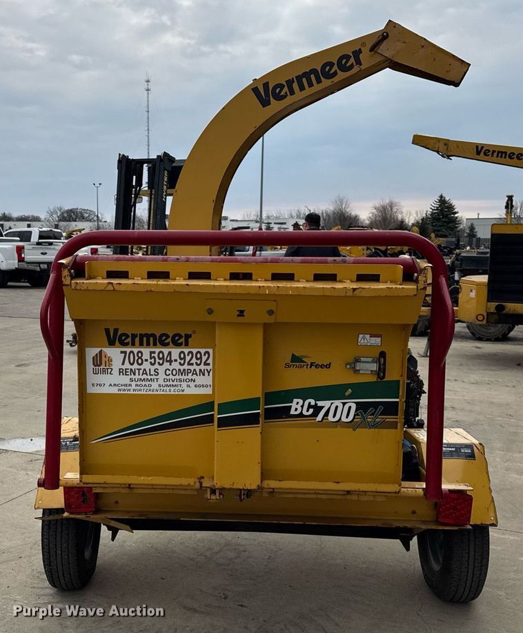 image for item DU3352 2017 Vermeer BC700XL wood chipper