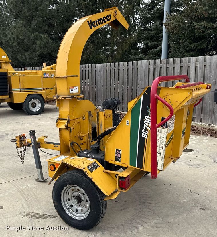image for item DU3352 2017 Vermeer BC700XL wood chipper