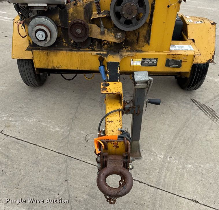 image for item DU3352 2017 Vermeer BC700XL wood chipper