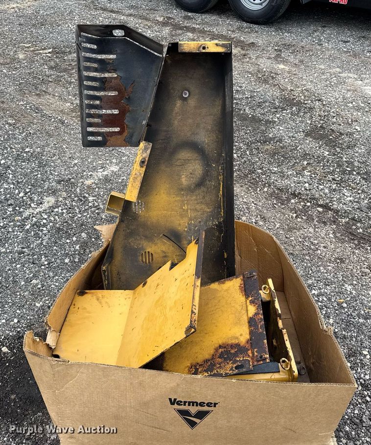 image for item DU3352 2017 Vermeer BC700XL wood chipper