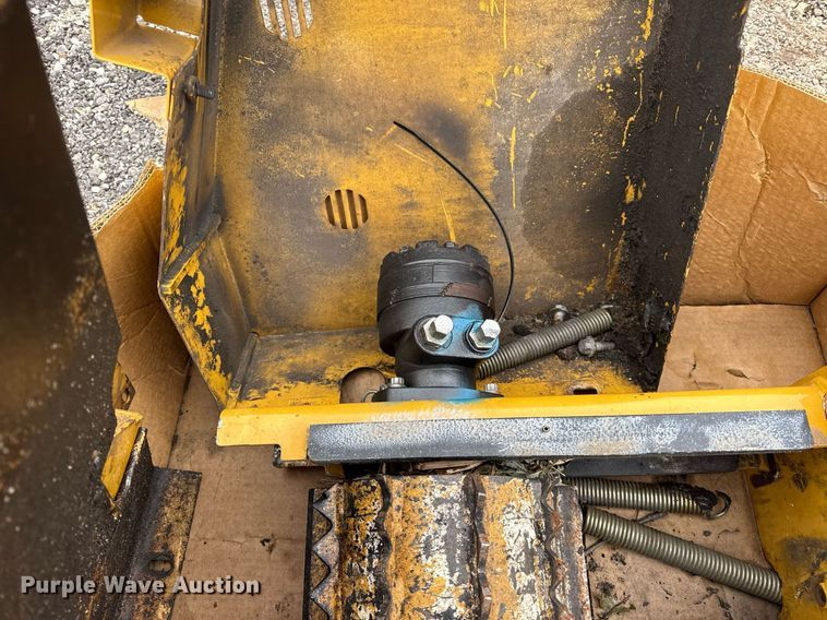 image for item DU3352 2017 Vermeer BC700XL wood chipper