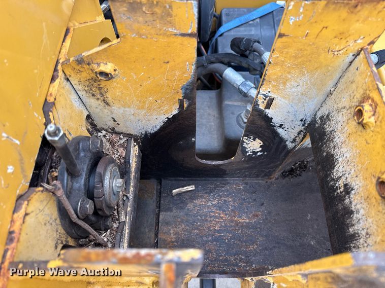 image for item DU3352 2017 Vermeer BC700XL wood chipper