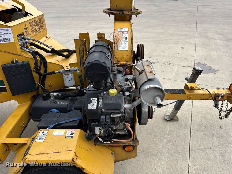 image for item DU3352 2017 Vermeer BC700XL wood chipper