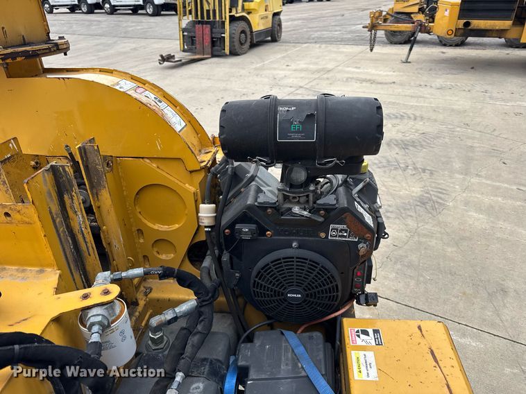 image for item DU3352 2017 Vermeer BC700XL wood chipper