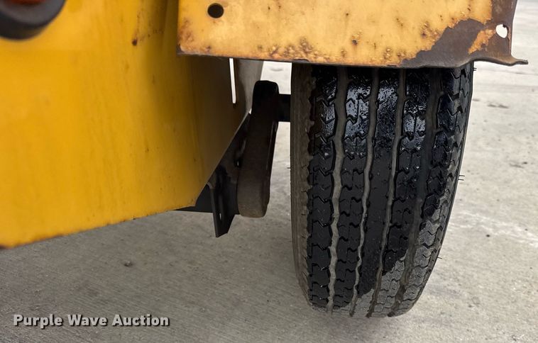 image for item DU3352 2017 Vermeer BC700XL wood chipper