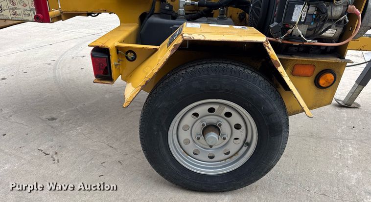 image for item DU3352 2017 Vermeer BC700XL wood chipper