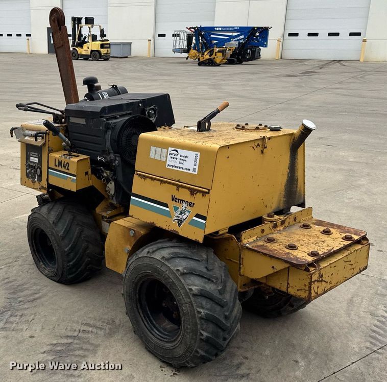 image for item DU3356 2004 Vermeer LM42 trencher