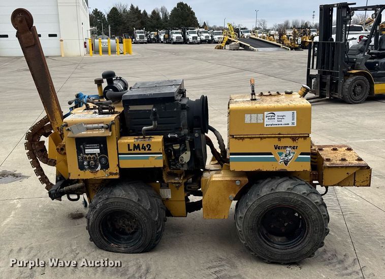 image for item DU3356 2004 Vermeer LM42 trencher