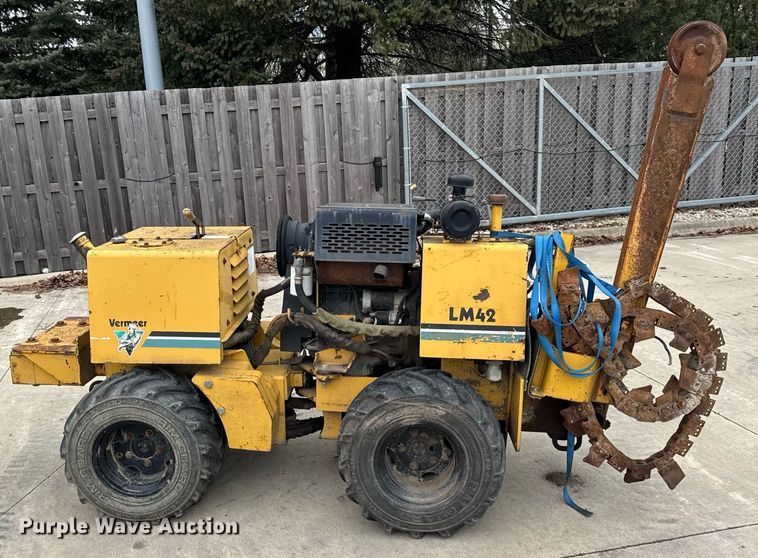 image for item DU3356 2004 Vermeer LM42 trencher