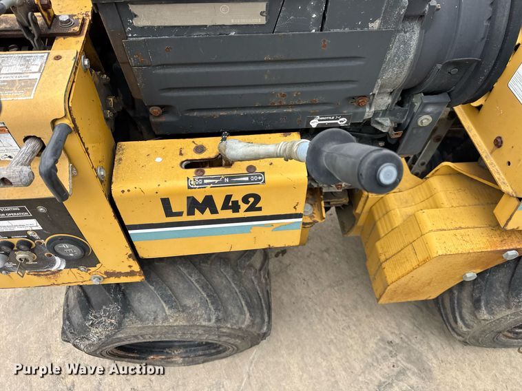 image for item DU3356 2004 Vermeer LM42 trencher