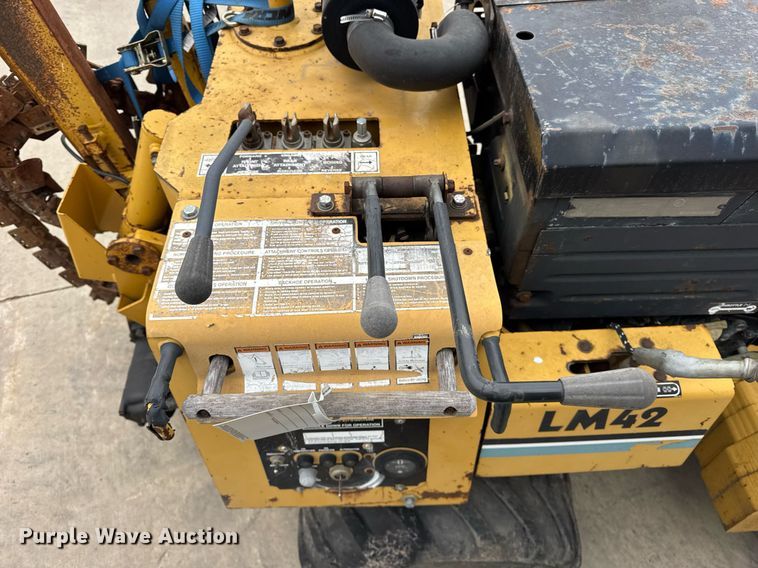image for item DU3356 2004 Vermeer LM42 trencher