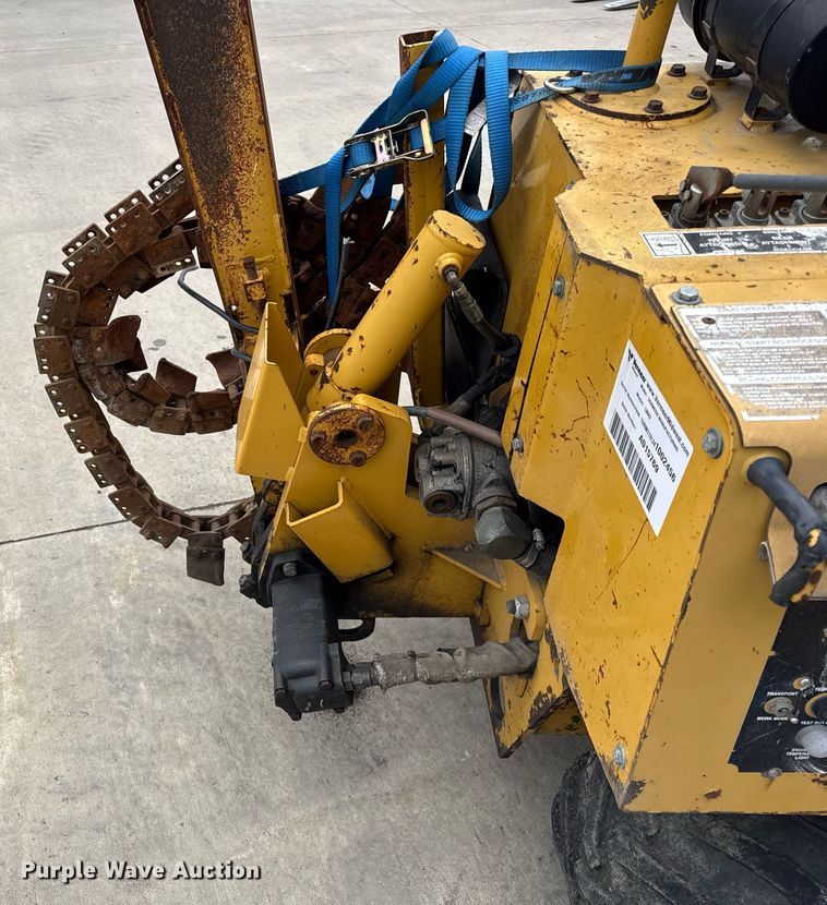 image for item DU3356 2004 Vermeer LM42 trencher