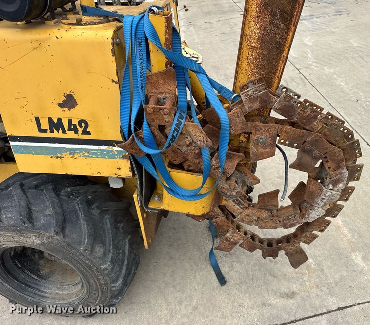 image for item DU3356 2004 Vermeer LM42 trencher