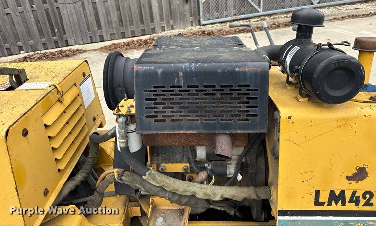 image for item DU3356 2004 Vermeer LM42 trencher