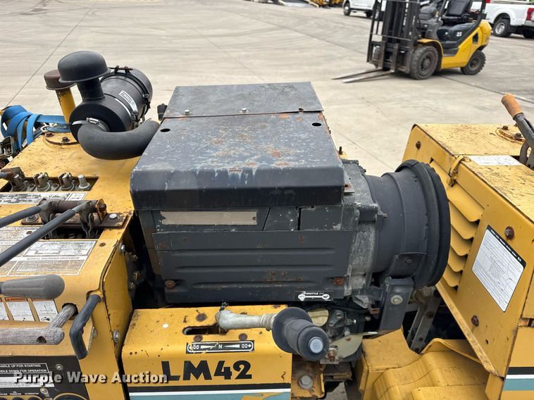 image for item DU3356 2004 Vermeer LM42 trencher