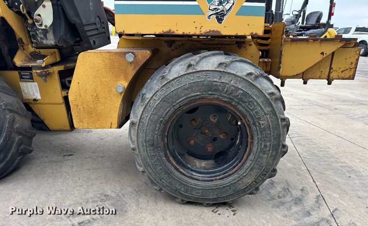 image for item DU3356 2004 Vermeer LM42 trencher