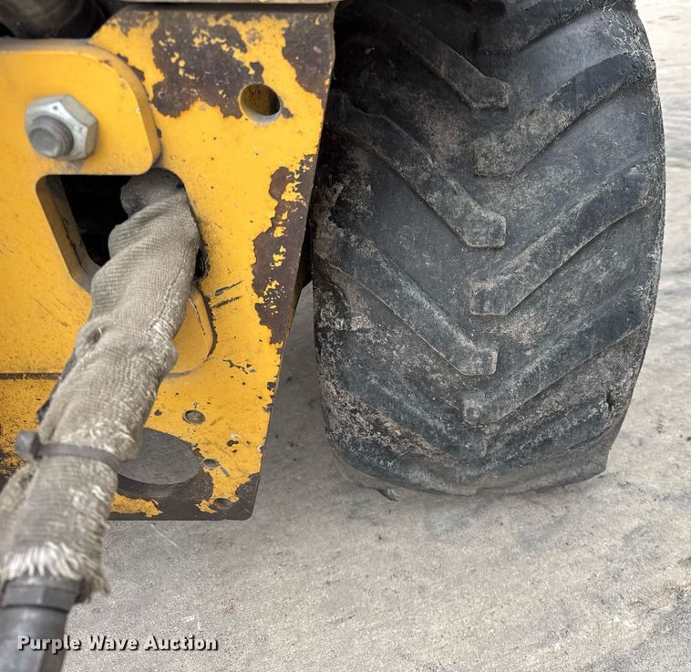 image for item DU3356 2004 Vermeer LM42 trencher