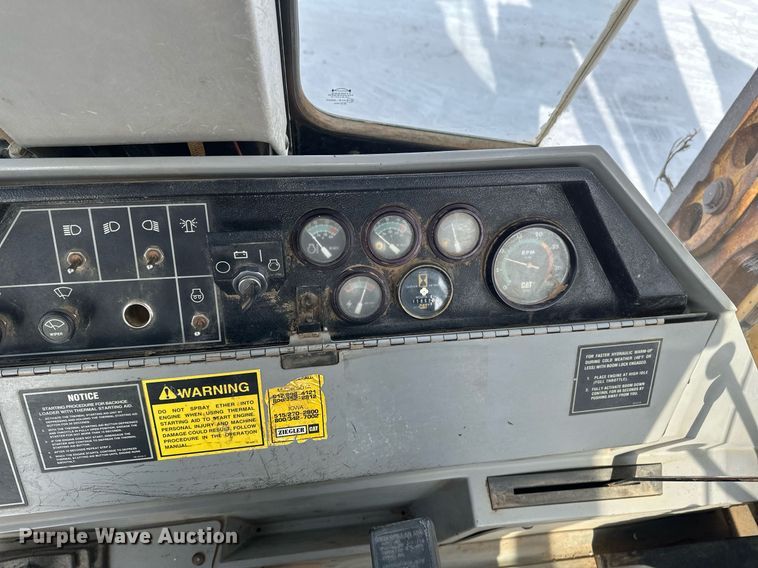 image for item DV0594 1994 Caterpillar 426B backhoe