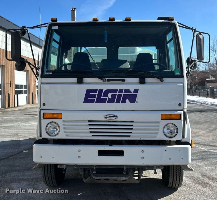 image for item DV0598 2002 Sterling SC8000 street sweeper truck