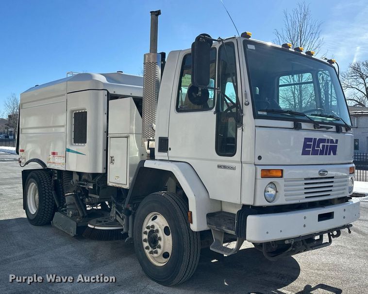 image for item DV0598 2002 Sterling SC8000 street sweeper truck