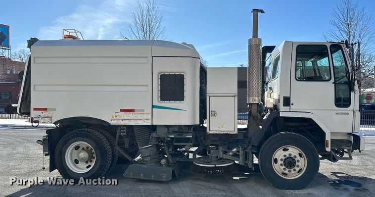 image for item DV0598 2002 Sterling SC8000 street sweeper truck
