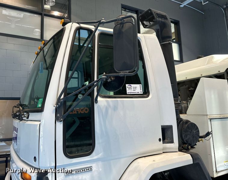 image for item DV0598 2002 Sterling SC8000 street sweeper truck