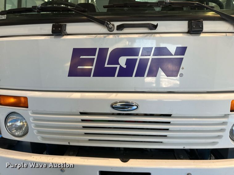 image for item DV0598 2002 Sterling SC8000 street sweeper truck