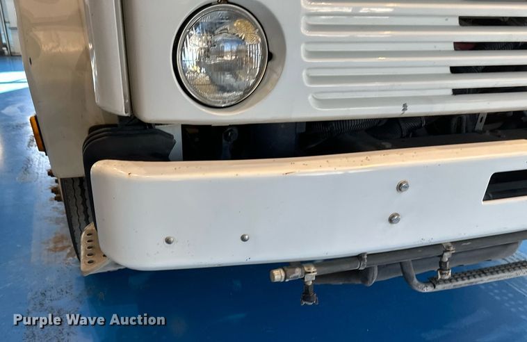 image for item DV0598 2002 Sterling SC8000 street sweeper truck