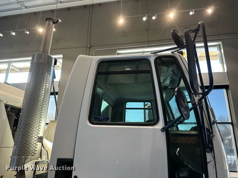 image for item DV0598 2002 Sterling SC8000 street sweeper truck