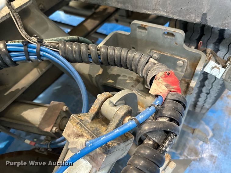 image for item DV0598 2002 Sterling SC8000 street sweeper truck