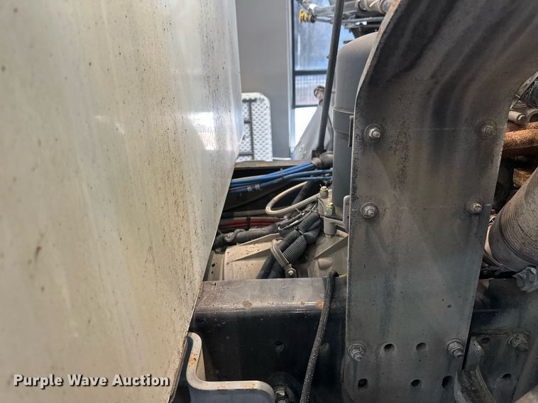 image for item DV0598 2002 Sterling SC8000 street sweeper truck