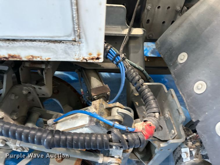 image for item DV0598 2002 Sterling SC8000 street sweeper truck