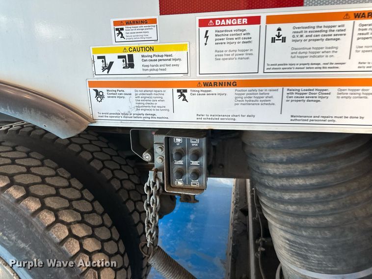 image for item DV0598 2002 Sterling SC8000 street sweeper truck