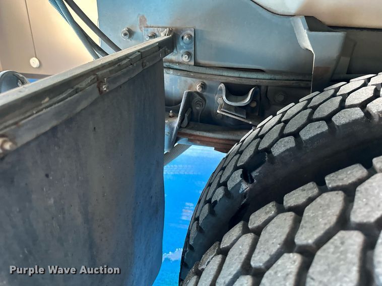 image for item DV0598 2002 Sterling SC8000 street sweeper truck