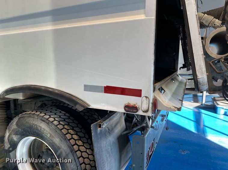 image for item DV0598 2002 Sterling SC8000 street sweeper truck